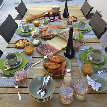 Maison Colette Bed & Breakfast *
